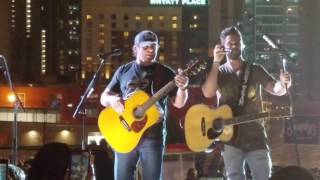 Thomas Rhett brings Rhett Akins on stage [upl. by Howlan]