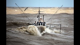 Boats crossing dangerous bar Greymouth NZ unedited [upl. by Mannuela]