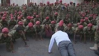 Photo Ethiopia PM relives his military days with protesting soldiers [upl. by Azeel]