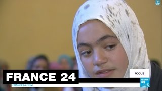 MAROC  des adolescentes toujours mariées de force [upl. by Ellerehc]