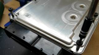 How to easily quickly and safely open an Engine ECU ECM Guide  Bosch EDC16 EDC17 [upl. by Willette]