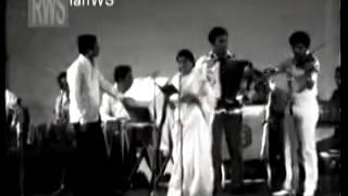 Ek pyaar ka nagma Lata mangeshkar LIVE Rare video [upl. by Adiol712]