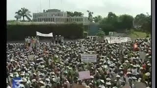 Cote dIvoire  manifestation femmes [upl. by Synned988]