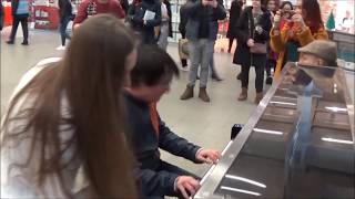 FLASH PIANO MOB BOOGIE WOOGIE THE MALL [upl. by Schaeffer896]