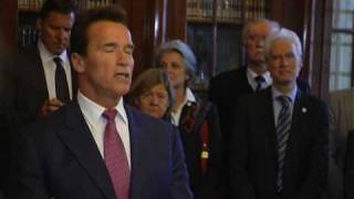 Governor Arnold Schwarzenegger visits Hanover Speaks german [upl. by Isidora]