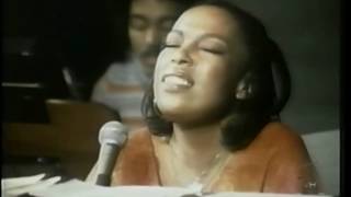 quot1973quot quotKilling Me Softlyquot Roberta Flack Classic Concert Cut [upl. by Estevan]