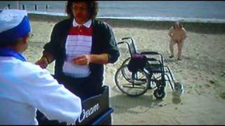 Little Britain  Andy am Strand [upl. by Rednijar239]