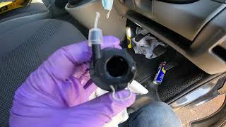 VivaroTraficPrimastar Replacing the Clutch Master Cylinder [upl. by Frederica]