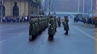 Mahnmahl Unter den Linden Wachablösung Berlin OST in der ehemailgen DDR [upl. by Yendyc]