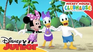 Mickey Mouse Clubhouse  Surfing  Official Disney Junior Africa [upl. by Snevets361]