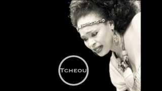 Oumou Sangare  Tcheou [upl. by Jojo501]